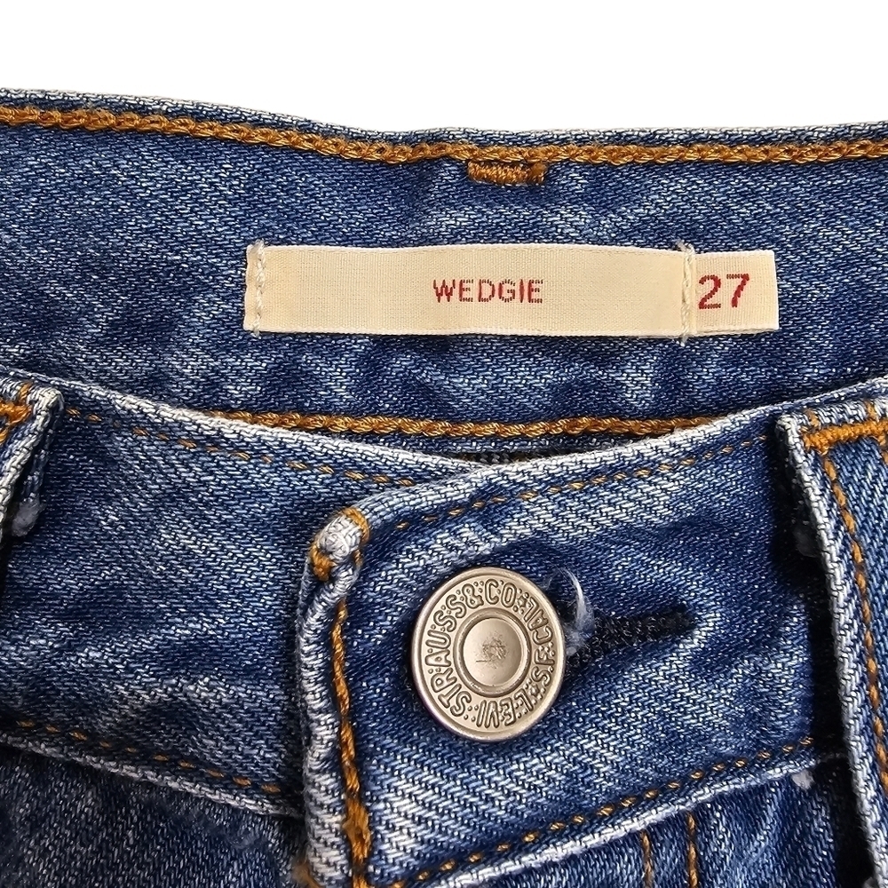 Levi's Wedgie Icon Fit Ankle Denim Button Fly High Rise Jeans Light Wash Size 27 - Picture 3 of 10